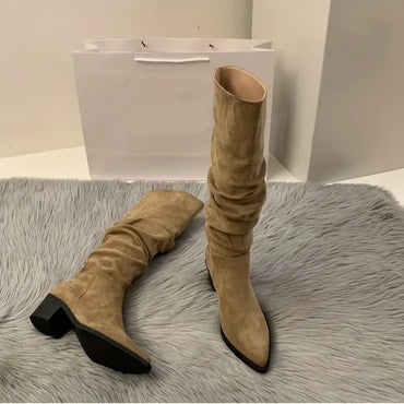 Stylische halbhohe Damenstiefel von Daphne