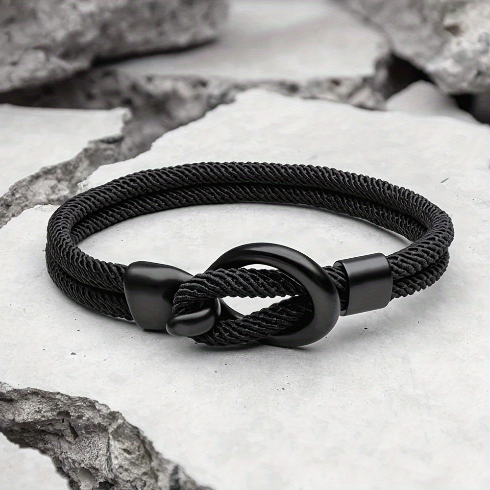 Stilvolles handgefertigtes Seilarmband für Männer - perfekt für einen lässigen Herbstlook!