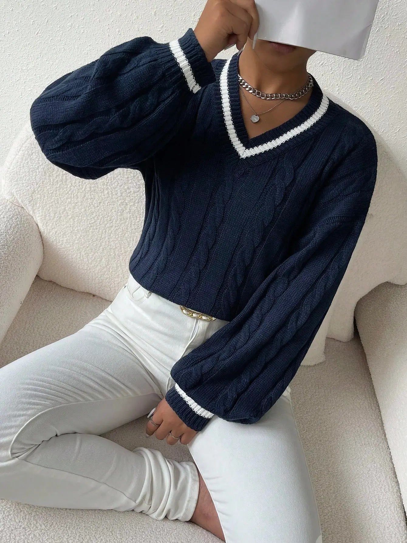 Freja | Gestreiftes Kabelstrickpullover Mit V Neck