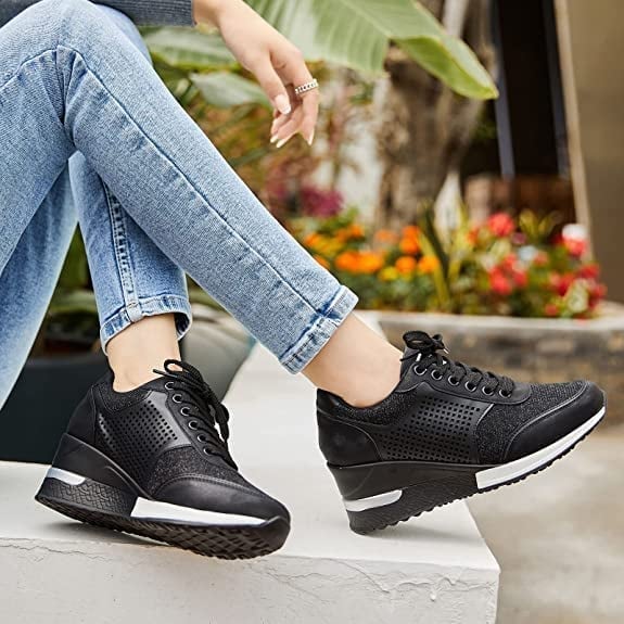 Amelia - Stylische orthopädische Turnschuhe mit elegantem hohen Absatz und bequemem Keilabsatz