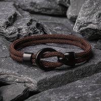 Stilvolles handgefertigtes Seilarmband für Männer - perfekt für einen lässigen Herbstlook!