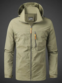 Leichte Outdoorjacke mit Kapuze und Windschutz für Alltag & Freizeit
