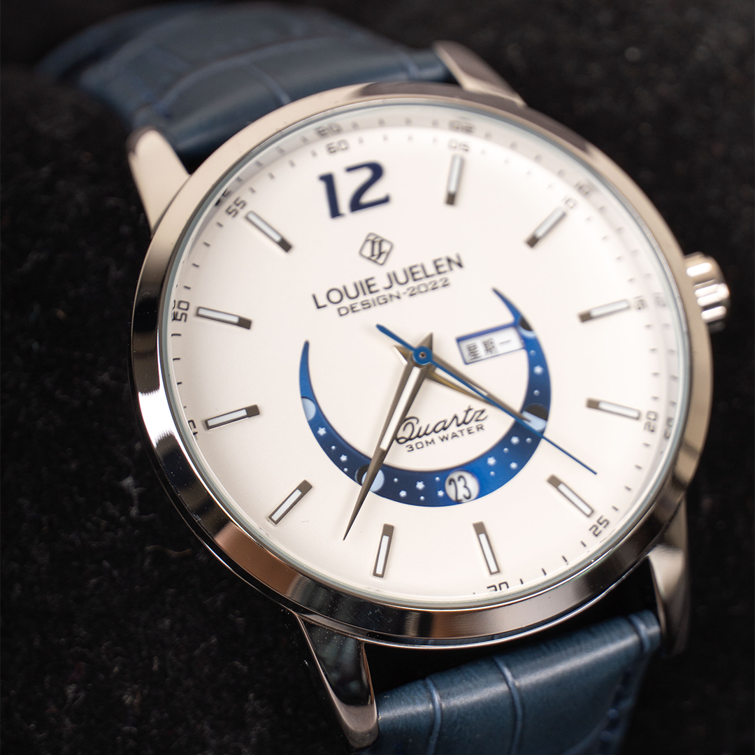 Elegante Uhr mit Mondphase
