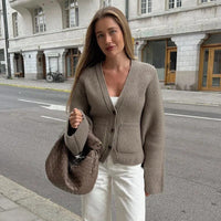 Leni | Stilvolle Strickjacke für Damen