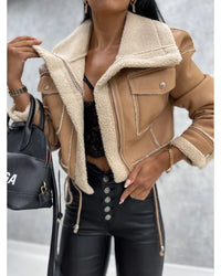 Kurze Lederjacke mit Teddyfutter