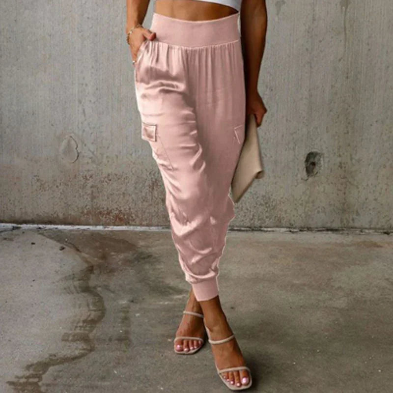 Satin-Jogginghose mit hoher Taille und Taschen