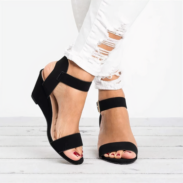 Orthopädische Keilsandalen mit orthopädischer Unterstützung