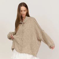 Bella | Übergroße Strick-Cardigan mit Goldknöpfen